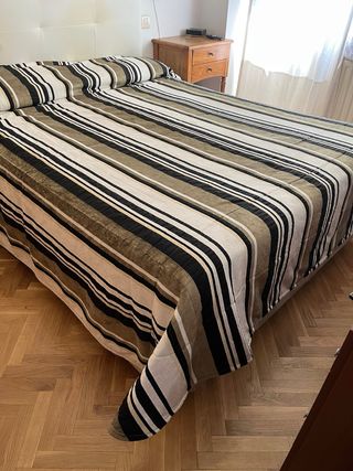 Colcha Jover Rayada Negra, Blanca, Beige