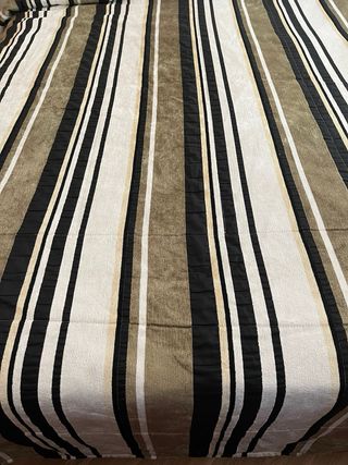 Colcha Jover Rayada Negra, Blanca, Beige