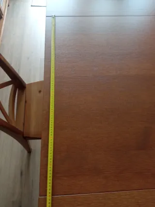 Conjunto mesa y 4 sillas de madera