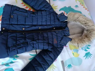 Chaqueta C&A niña azul marino con capucha