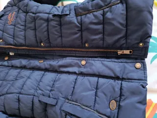 Chaqueta C&A niña azul marino con capucha