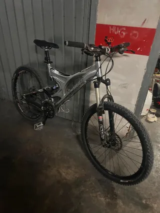 Bicicleta MTB Specialized