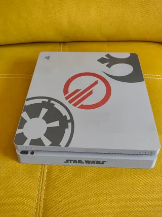 PS4 Slim Star Wars Edición Limitada 1TB + 2 mandos