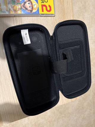 Nintendo Switch OLED Azul/Rojo practicamente Nueva