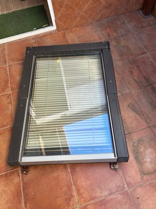 Ventana de techo abatible