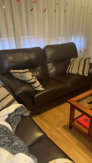 Sofá de piel negro/marrón