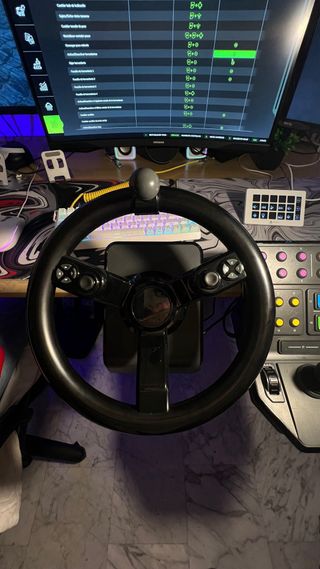 Volante y Botonera Logitech Saitek