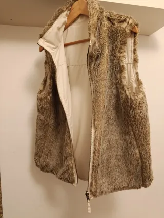 Chaleco GAP piel sintética beige