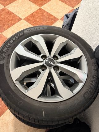 Llanta Kia 195/55 R16 Michelin