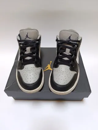 Scarpe Nike Air Jordan 1 low grigio e nero 38