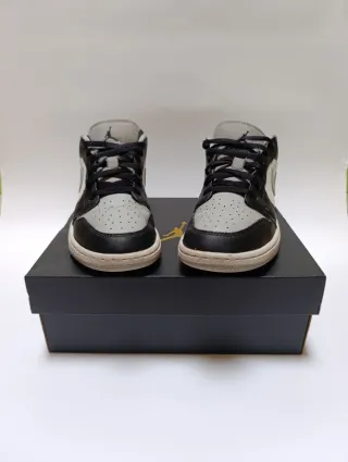 Scarpe Nike Air Jordan 1 low grigio e nero 38