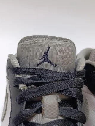 Scarpe Nike Air Jordan 1 low grigio e nero 38