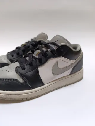 Scarpe Nike Air Jordan 1 low grigio e nero 38