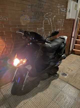 Ciclomotor Kymco Vitality 50t 2t Scooter Negra