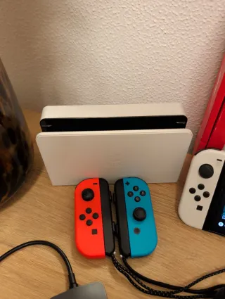 Nintendo Switch OLED Bianca + Accessori