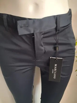 Conjunto GUESS Blazer y Pantalón Negro