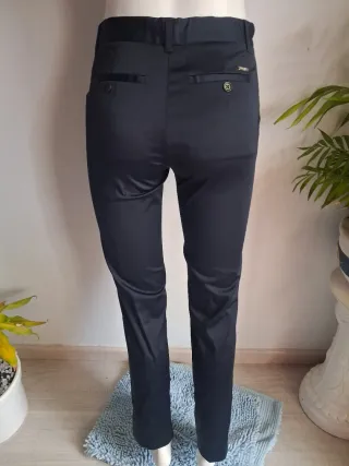 Conjunto GUESS Blazer y Pantalón Negro