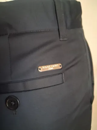 Conjunto GUESS Blazer y Pantalón Negro