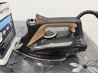 Plancha Rowenta Focus Excel Negra y Dorada