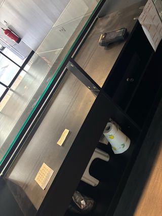 Mostrador madera y cristal