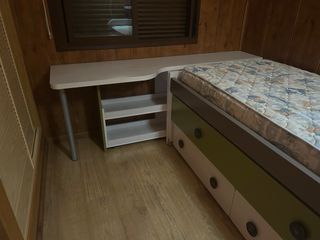 Cama infantil con cajones