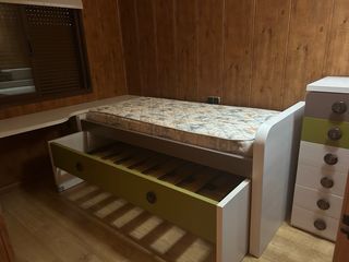 Cama infantil con cajones