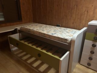 Cama infantil con cajones