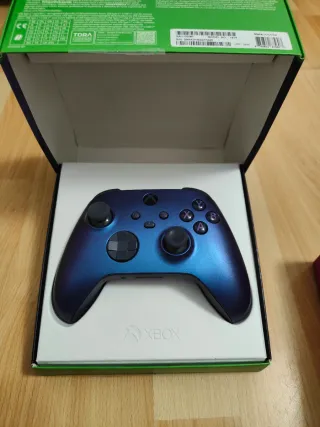 Xbox Series X + 3 Controller Edizione Limitata