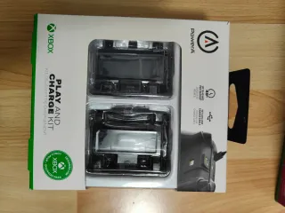 Xbox Series X + 3 Controller Edizione Limitata