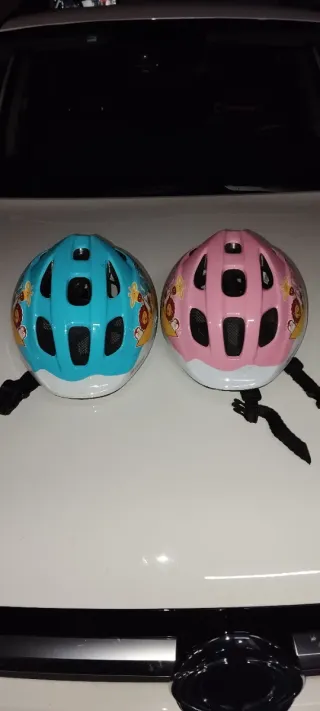 Bicicletas infantil.una roja y otra blanca