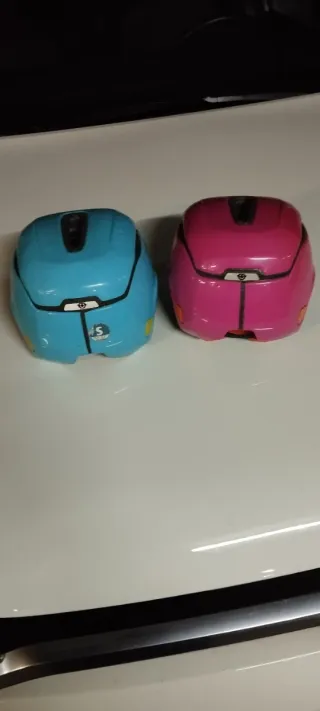 Bicicletas infantil.una roja y otra blanca