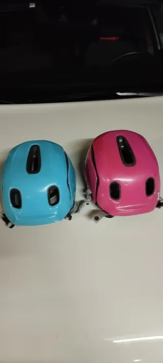 Bicicletas infantil.una roja y otra blanca