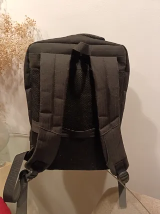 Mochila negra para portátil
