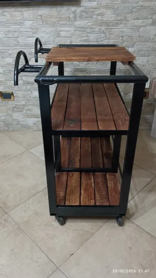 A domicilio mobile bar industriale artigianale