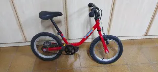 Bicicleta infantil roja Decathlon