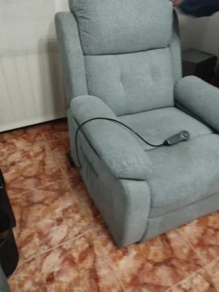 Poltrona relax con alzata grigia