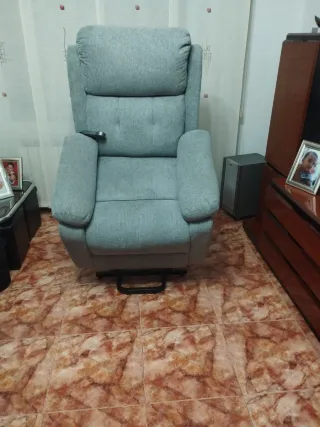 Poltrona relax con alzata grigia