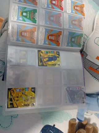 Álbum Adrenalyn 23/24 con cartas
