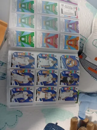 Álbum Adrenalyn 23/24 con cartas