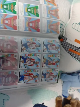 Álbum Adrenalyn 23/24 con cartas