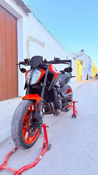 KTM 890 Duke