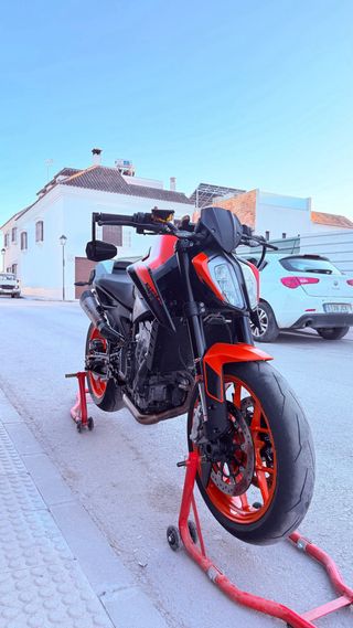KTM 890 Duke