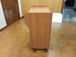 Escritorio ordenador con ruedas