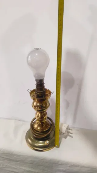 Antigua lámpara de latón inglesa vintage