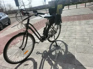 Bicicleta eléctrica con silla para niñ@