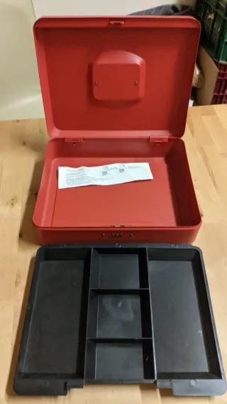 Caja Fuerte Metálica con Combinación Grande