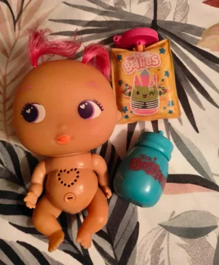 Muñeca Bellies con accesorios