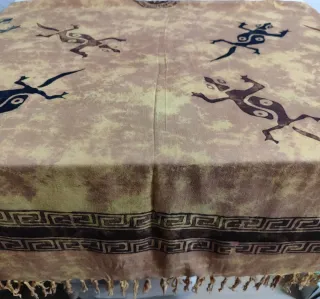 Pareo / pañuelo: 165 x 120 cm. Algodón.