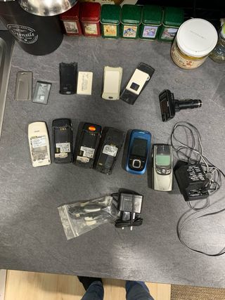 Lote 6 teléfonos Nokia más dos cargadores