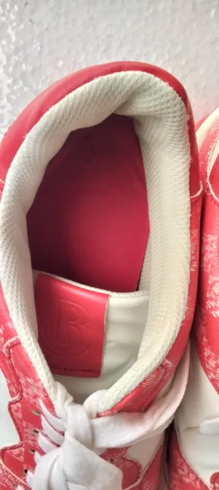 Zapatillas Bershka Rojas y Blancas